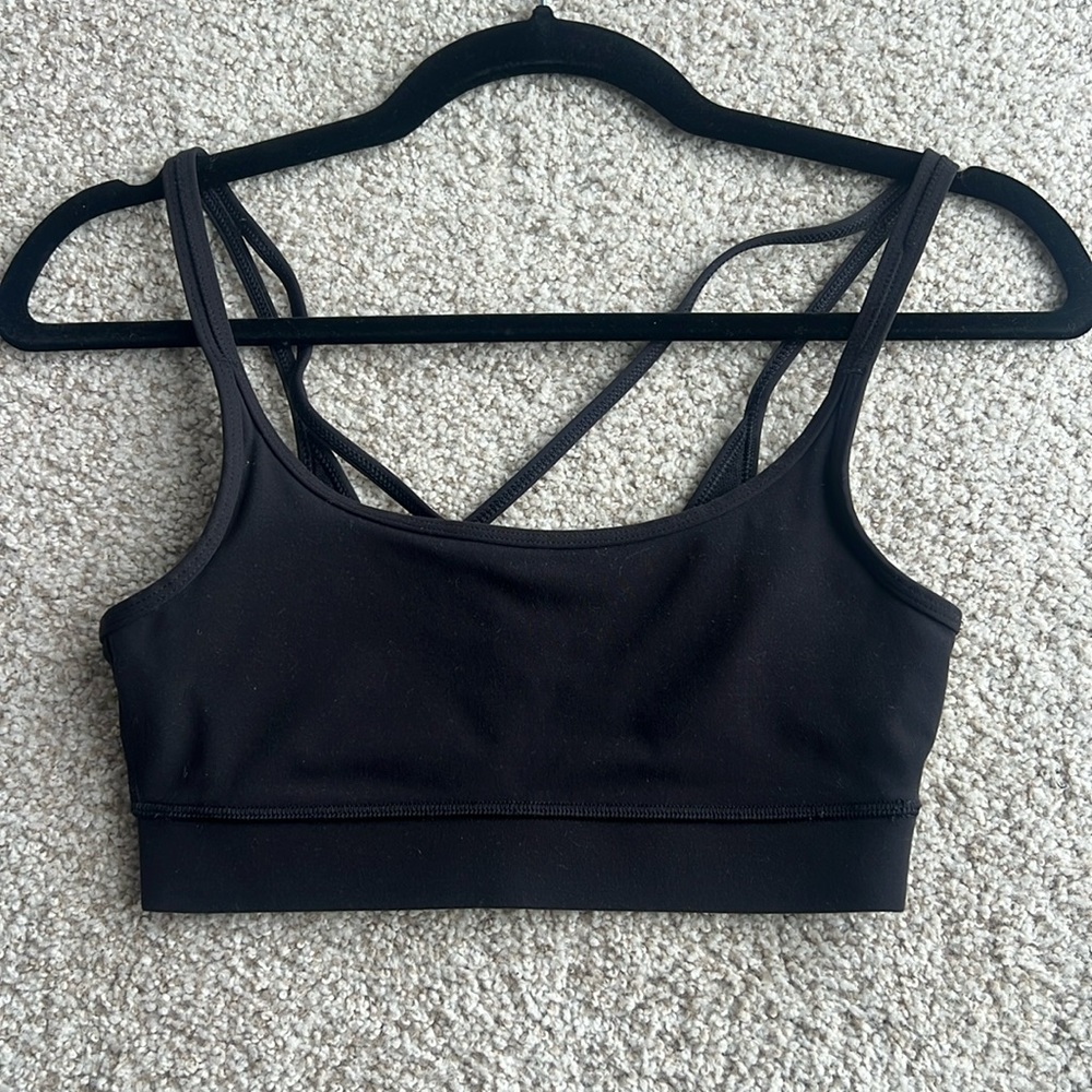 Vuori sports bra